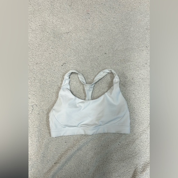 Athleta women’s ultimate sports bra - Picture 2 of 8